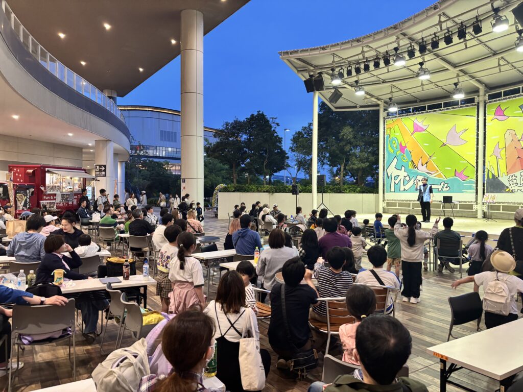 イオンモール幕張新都心でのステージマジックショー